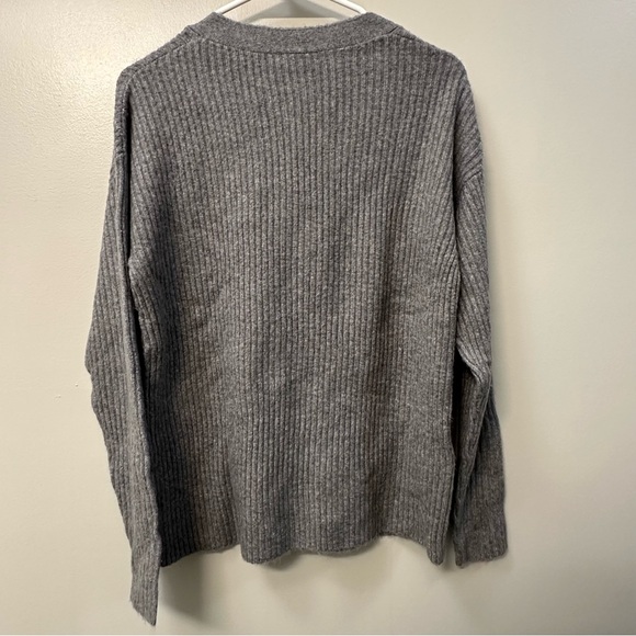 Women’s Gray Ribbed Sweater - Picture 2 of 2